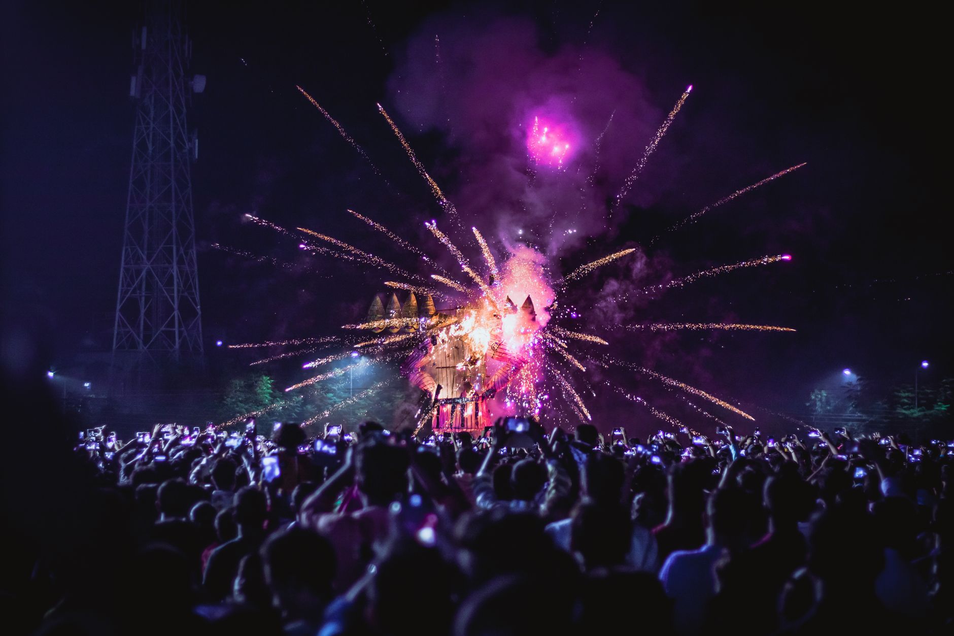 Platform Boots, Fishnet and Rain: How to Dress for a UK Outdoor Metal Festival Without Sacrificing Style